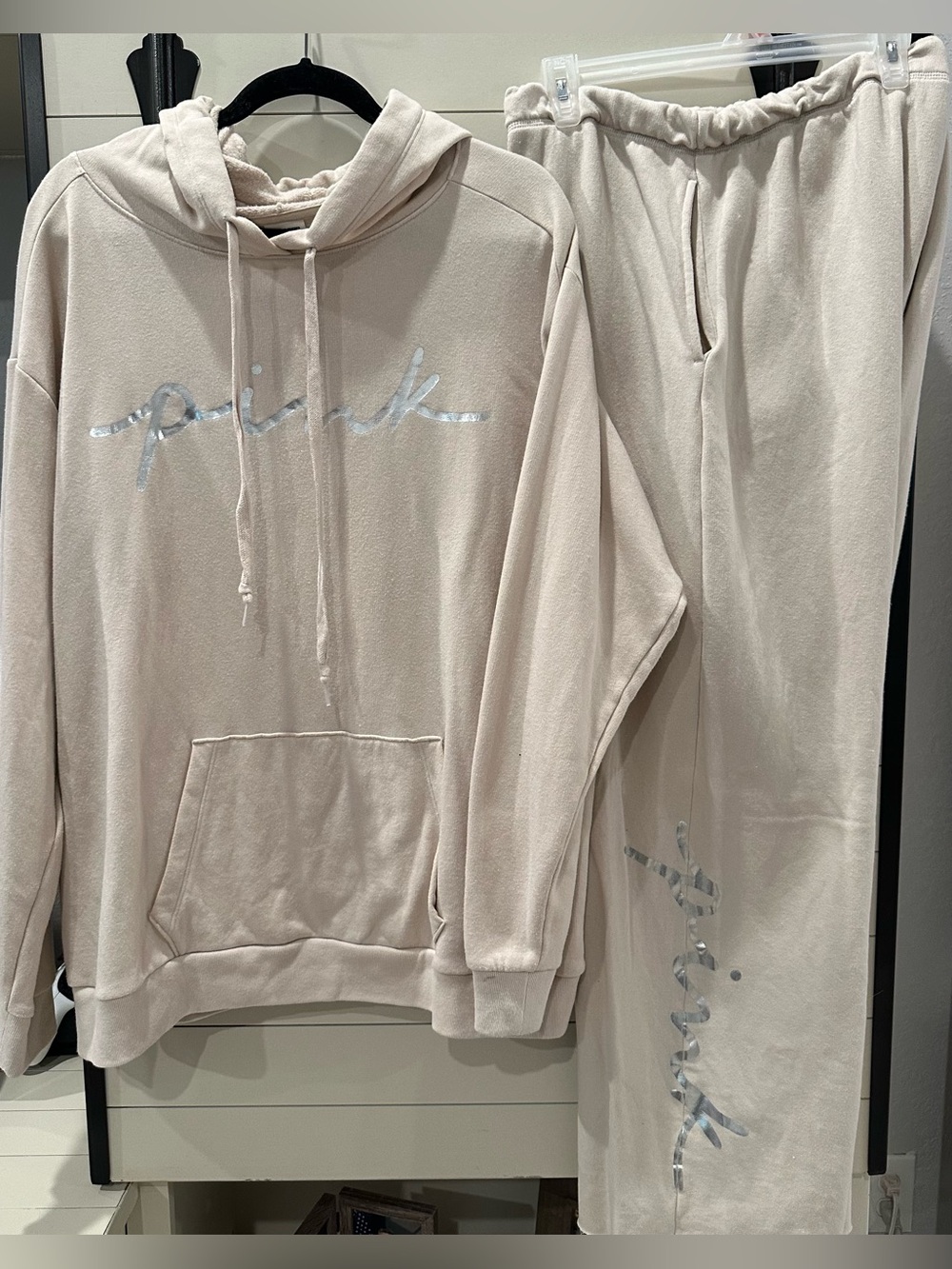 Like New PINK Victoria's Secret Cream Metallic Logo Hoodie & Sweatpants Set XL